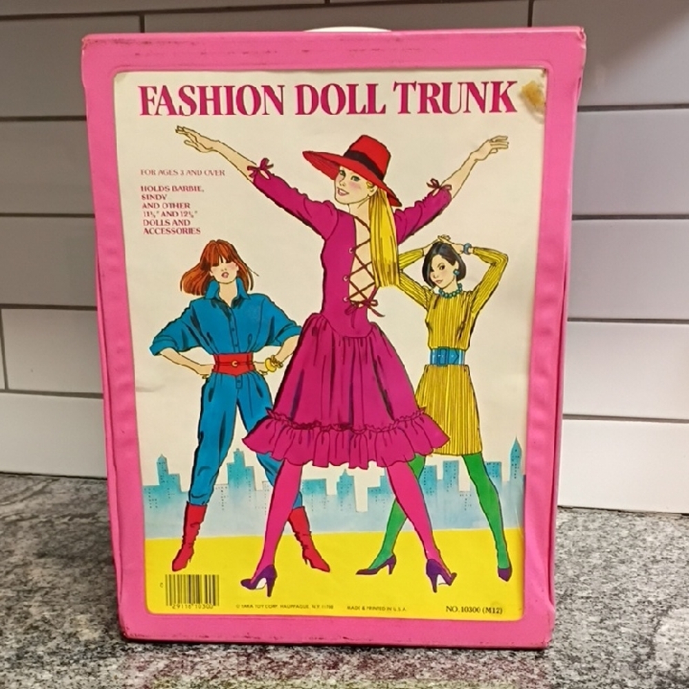 1973 Vintage Fashion Doll Trunk